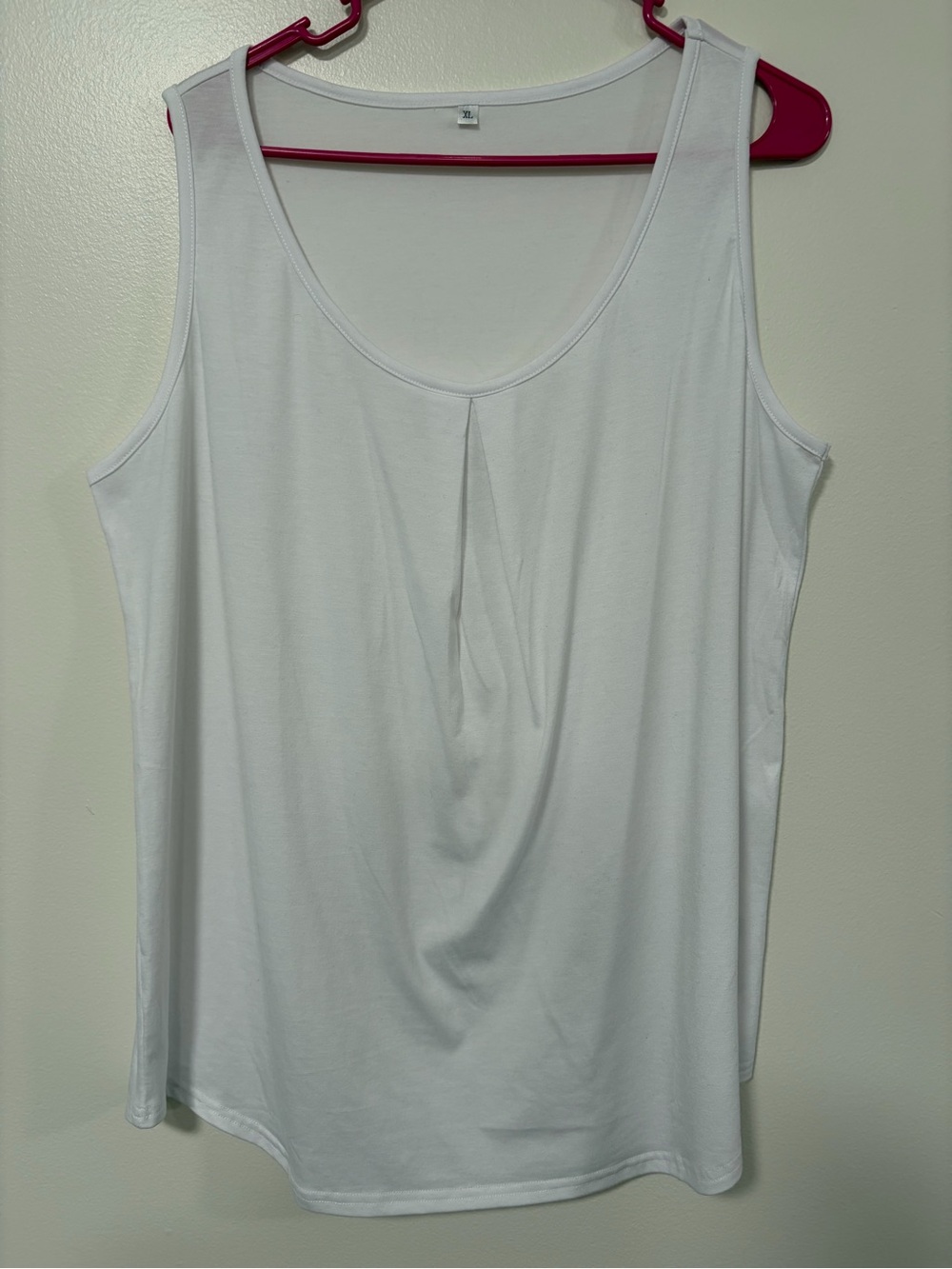 NWOT- Women's White Sleeveless Scoop Neck Tank Top